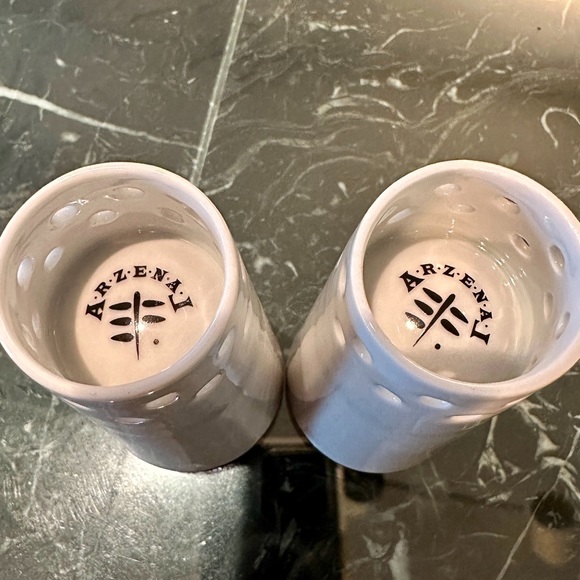 VINTAGE 1990s ARZENAL MOD WHITE PORCELAIN TEAPOT INFUSER TWO PIERCED CUPS UNUSED - Picture 8 of 10